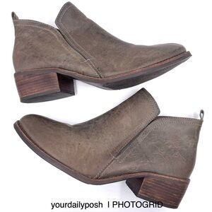 Matisse taupe gray leather Courage ankle boots US women’s 10M